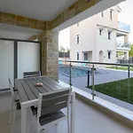 Momento Luxury Walking Distance From The * Nikiana