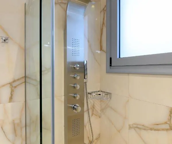 Momento Luxury Walking Distance From The Appartement Nikiana