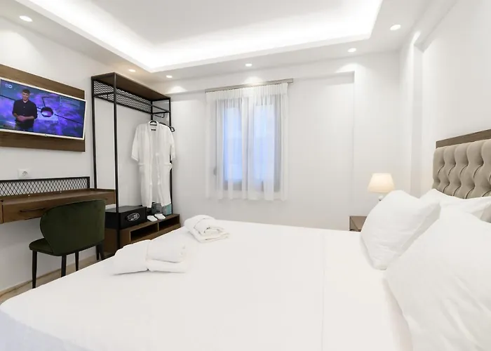 Momento Luxury Walking Distance From The