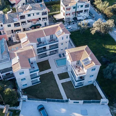 Apartment Momento Luxury Walking Distance From The *