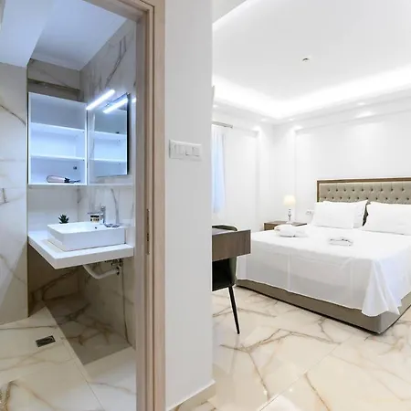 Momento Luxury Walking Distance From The