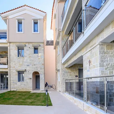 Momento Luxury Walking Distance From The