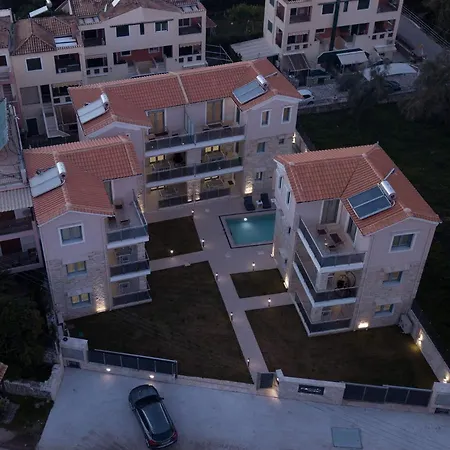 Apartment Momento Luxury Walking Distance From The Nikiana