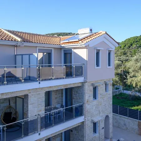 Momento Luxury Walking Distance From The Apartment *