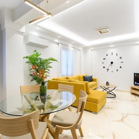 Momento Luxury Walking Distance From The Apartment *