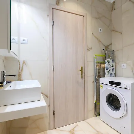 Apartment Momento Luxury Walking Distance From The