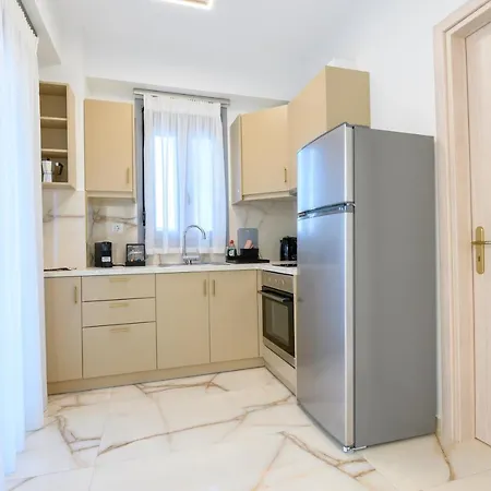 Momento Luxury Walking Distance From The 니키아나