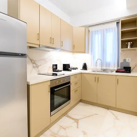 Momento Luxury Walking Distance From The Apartment