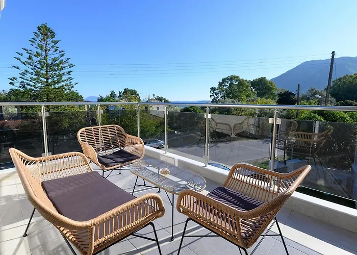 Momento Luxury Walking Distance From The Daire Nikiana
