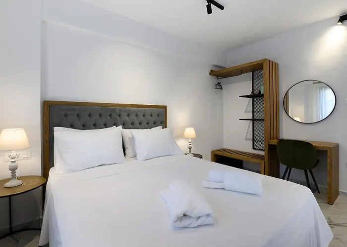 Momento Luxury Walking Distance From The * نِكيانا