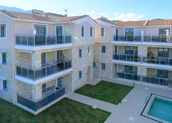 Momento Luxury Walking Distance From The