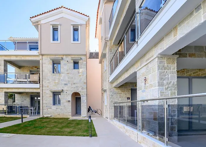 Momento Luxury Walking Distance From The